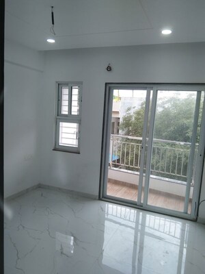 Room in 2 BHK Apartment at Mhalgi Nagar – for Rent
