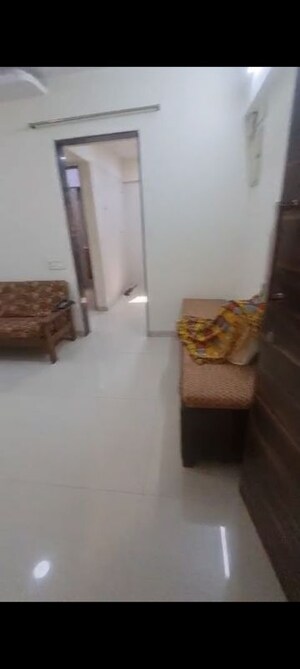 Living Room in 2 BHK Apartment at Chembur – for Rent