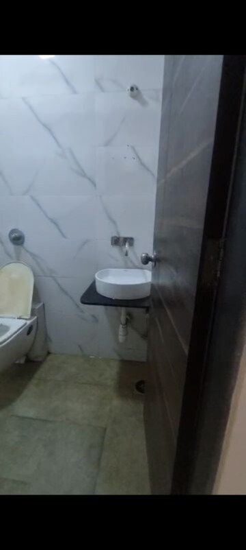 Bathroom in 2 BHK Apartment at Chembur – for Rent