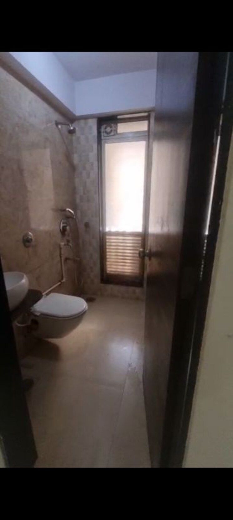 Bathroom, chembur 2 Bedroom 500 Sq.Ft. Apartment In Chembur Mumbai 9749959