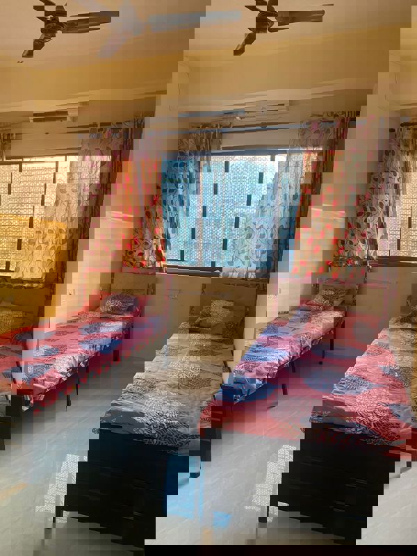 Pg For Rent in Azad CHS