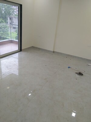 Room in 2 BHK Apartment at Mhalgi Nagar – for Rent