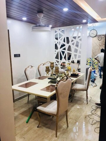 Master Bedroom in 3 BHK Builder Floor at Amit 9 Green Park, Parvati Paytha – for Sale