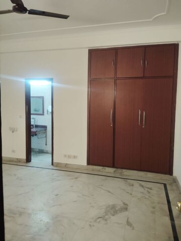 Room in 3 BHK Builder Floor at Sarvodaya Enclave – for Rent