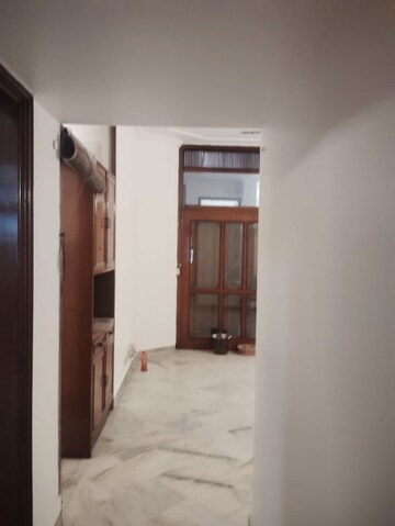 Room in 3 BHK Builder Floor at Sarvodaya Enclave – for Rent