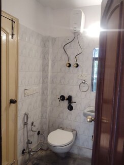 3 BHK + Servant Room Builder Floor For Rent in Sarvodaya Enclave