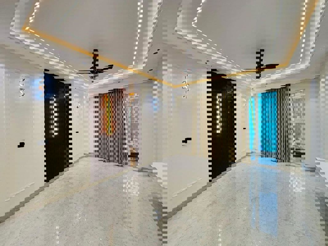 4 BHK + Servant Room Builder Floor For Sale in Sector 67