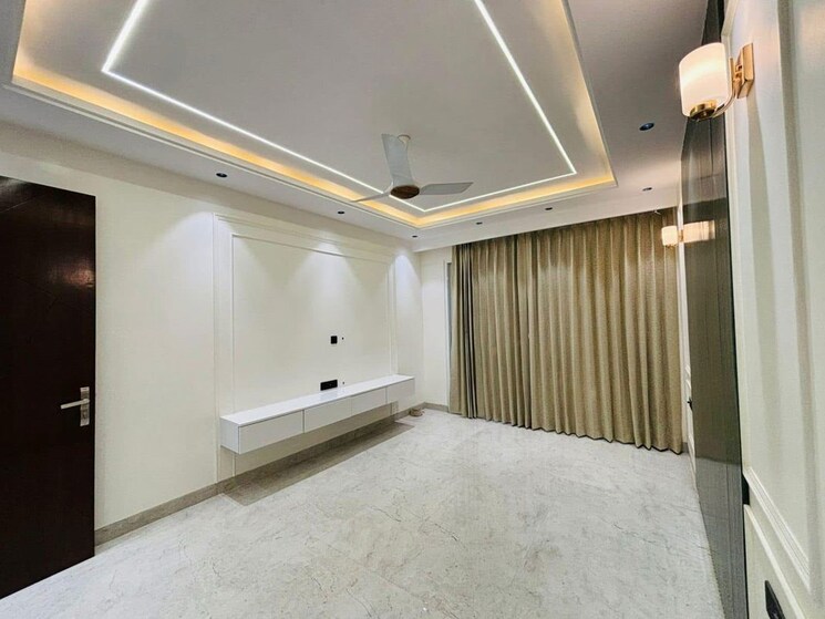 Room, sector 67 4 Bedroom 2700 Sq.Ft. Builder Floor In Sector 67 Gurgaon 9750044