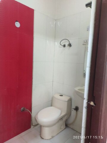 Bathroom in 2 BHK Builder Floor at Krishna Homes Rajendra Nagar, Rajendra Nagar Sector 3 – for Rent