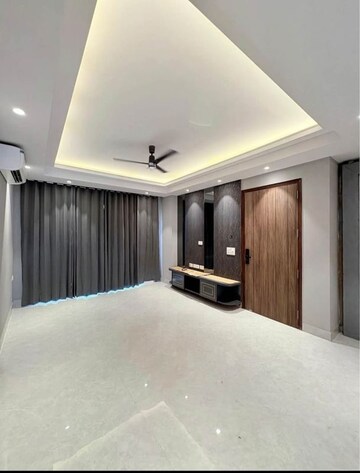 Room in 4 BHK Builder Floor at Ansal API Esencia, Sector 67 – for Sale