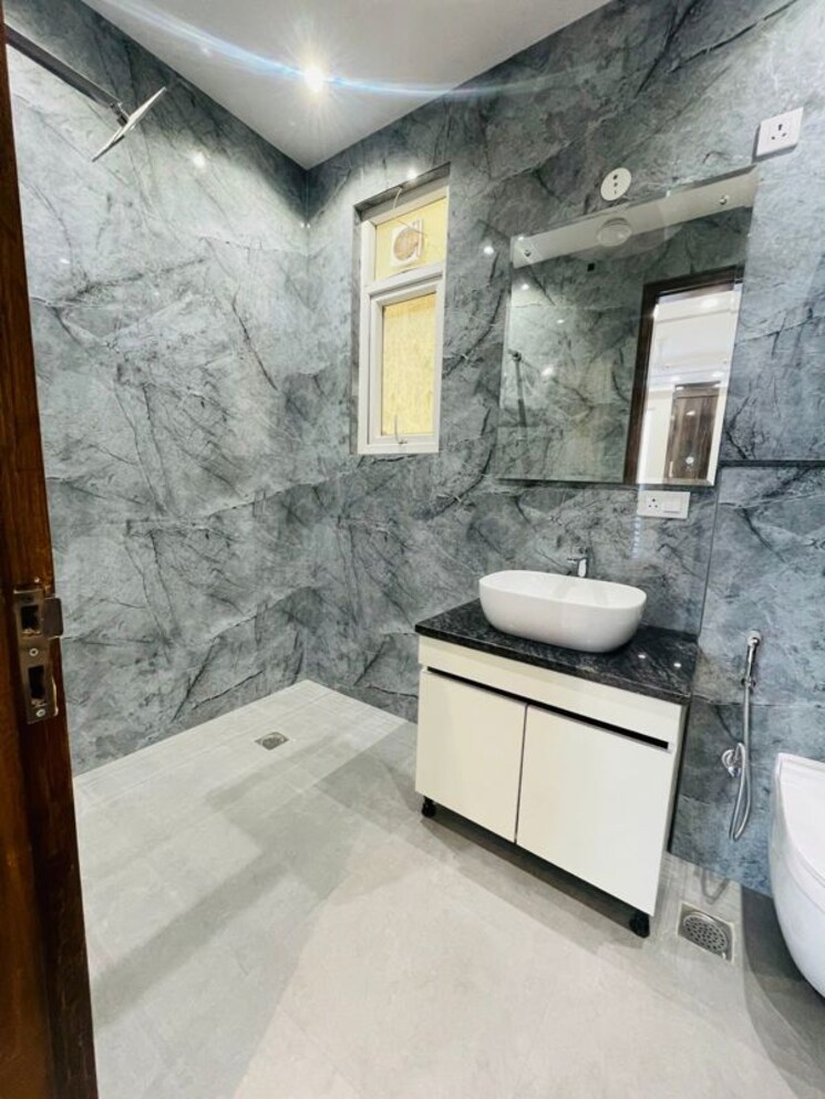 Bathroom, malibu town 3 Bedroom 2160 Sq.Ft. Builder Floor In Malibu Town Gurgaon 9750053