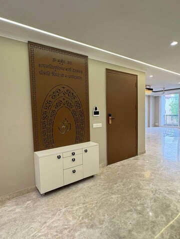 Room in 4 BHK Builder Floor at S S Southend, Sector 49 – for Sale