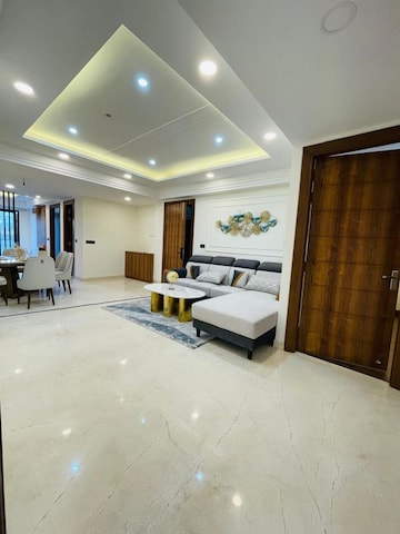 Room in 4 BHK Builder Floor at BPTP Astaire Gardens, Sector 70a – for Sale