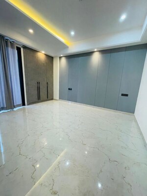 Room in 4 BHK Builder Floor at BPTP Astaire Gardens, Sector 70a – for Sale