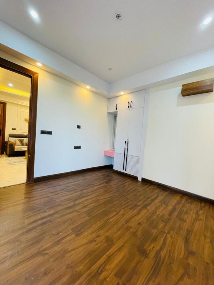 Room, bptp-astaire-gardens 4 Bedroom 2000 Sq.Ft. Builder Floor In Sector 70a Gurgaon 9750094
