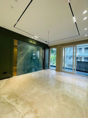 Room in 4 BHK Builder Floor at Sushant Lok Iii – for Sale