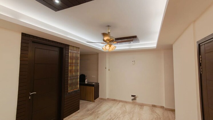 Room, east of kailash 3 Bedroom 1152 Sq.Ft. Builder Floor In East Of Kailash Delhi 9750110