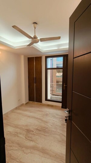 Room in 3 BHK Builder Floor at East Of Kailash – for Sale