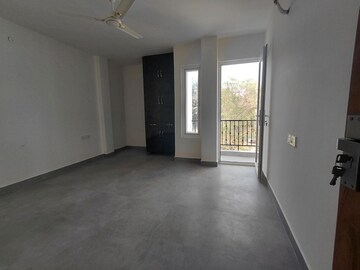 Room in 2 BHK Builder Floor at Janakpuri – for Rent
