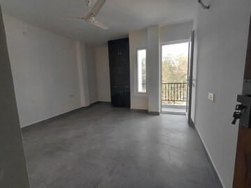 Room in 2 BHK Builder Floor at Janakpuri – for Rent
