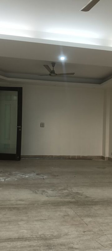 Room in 4 BHK Builder Floor at Greater Kailash I – for Rent