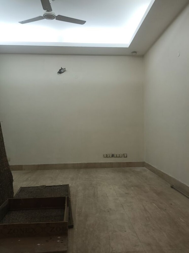 Room, greater kailash i 4 Bedroom 3000 Sq.Ft. Builder Floor In Greater Kailash I Delhi 9750116