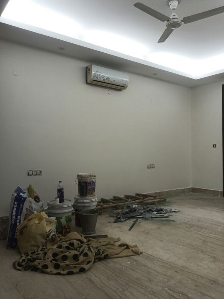 Room, greater kailash i 4 Bedroom 3000 Sq.Ft. Builder Floor In Greater Kailash I Delhi 9750116