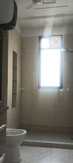 4 BHK + Servant Room Builder Floor For Sale in Kailash Colony