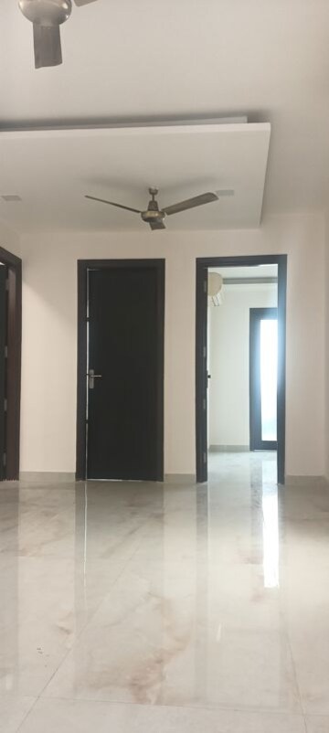 Room in 4 BHK Builder Floor at Kailash Colony – for Sale