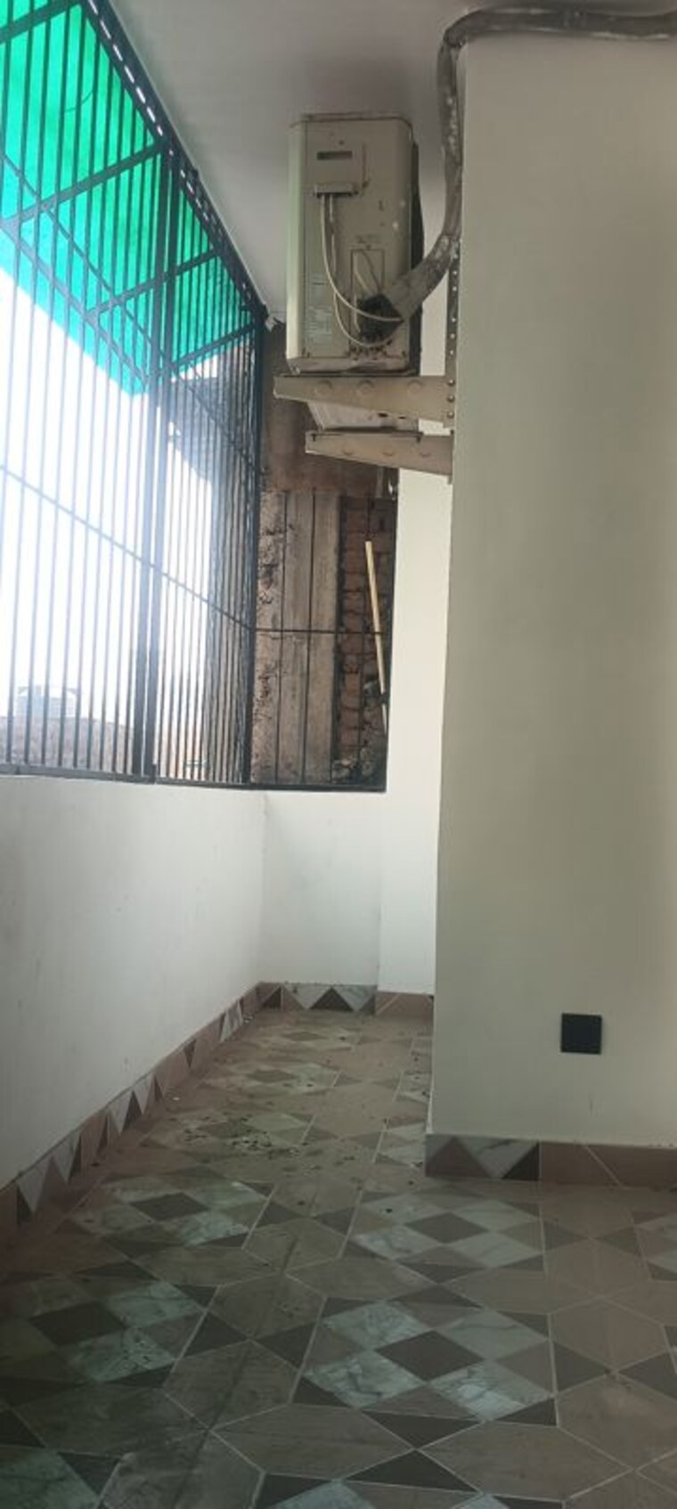 Room, kailash colony 4 Bedroom 2500 Sq.Ft. Builder Floor In Kailash Colony Delhi 9750119