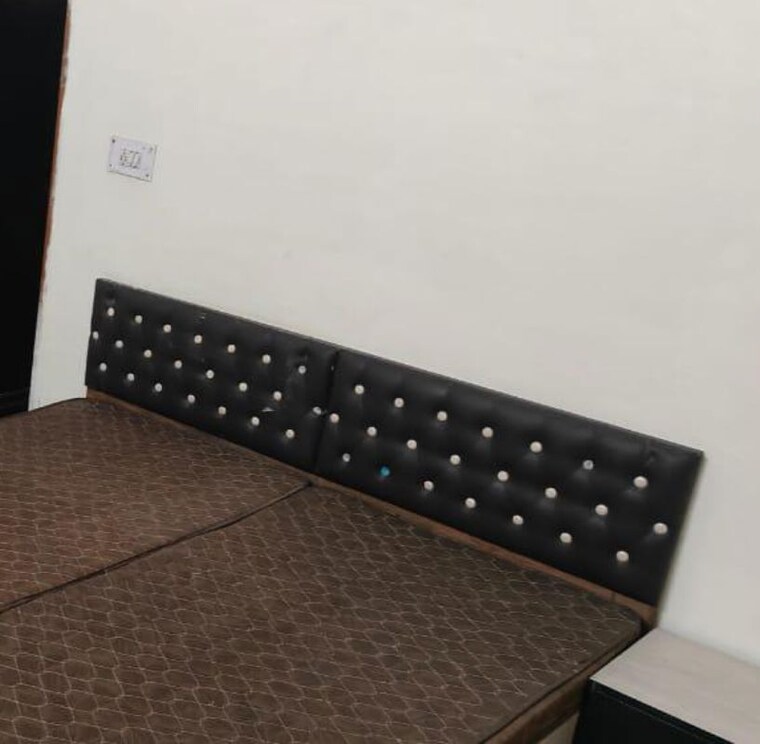 Bedroom, gomti nagar Pg For Girls In Gomti Nagar 9750142