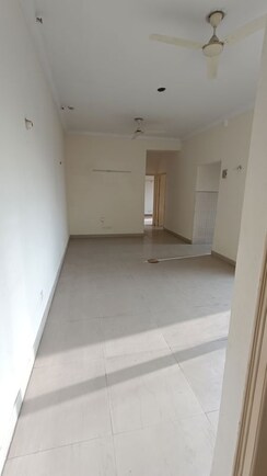 2 BHK + Study Room Apartment For Rent in Antriksh Golf View