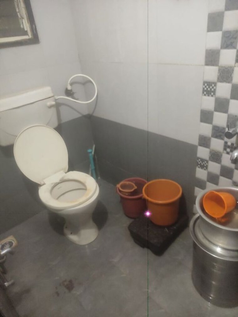 Bathroom, guruwar peth 1 Bedroom 401 Sq.Ft. Apartment In Guruwar Peth Pune 9750158