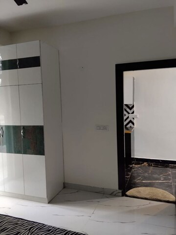 2 BHK Apartment For Sale in Shri Hari Apartments, Shalimar Garden