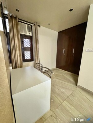 Room in 1 RK Apartment at Apex Anuradha Apartments, Paschim Vihar – for Rent