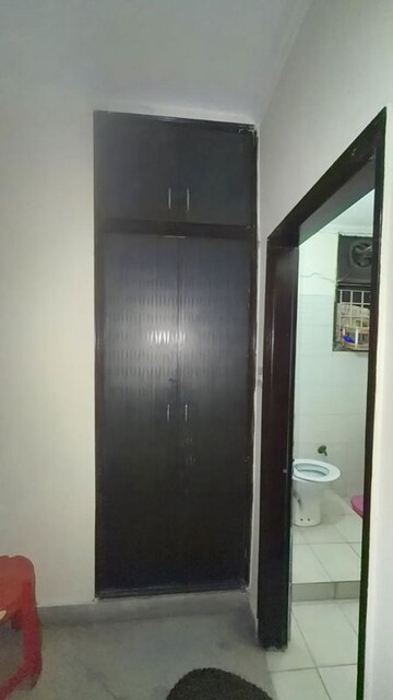 Building Lobby in 1 RK Builder Floor at Kesar Garden Apartments, Sector 48 – for Rent