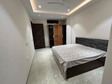 Bedroom in 3 BHK Builder Floor at Sector 45 – for Rent