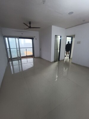 2 BHK Apartment For Rent in Lotus Lotus Link Square, Malad West