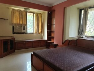 Bedroom in 2 BHK Apartment at Kalpataru Classic, Malad West – for Rent