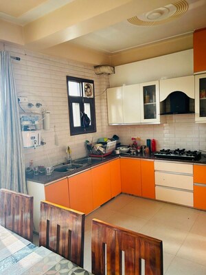 Kitchen in 2 BHK Builder Floor at Sector 40 – for Rent