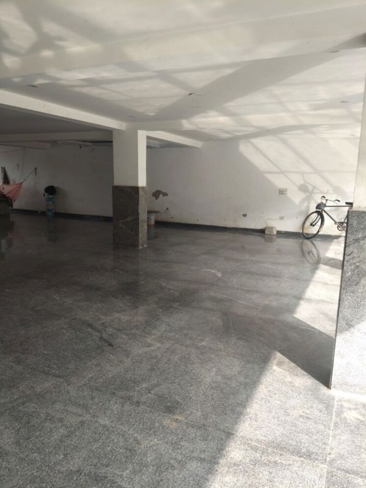  Parking, sector 52 4 Bedroom 2400 Sq.Ft. Builder Floor In Sector 52 Gurgaon 9750208