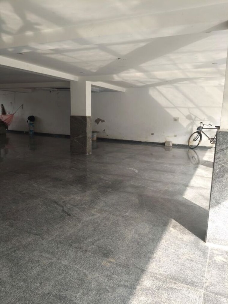  Parking, sector 52 4 Bedroom 2400 Sq.Ft. Builder Floor In Sector 52 Gurgaon 9750208