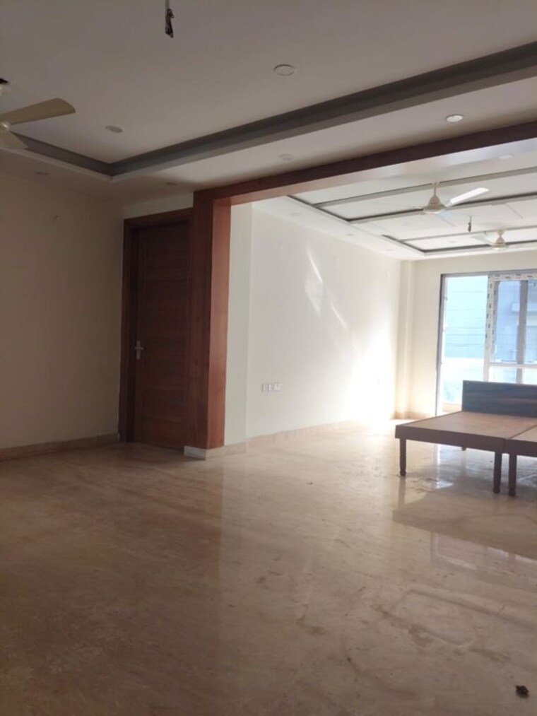 Room, sector 52 4 Bedroom 2400 Sq.Ft. Builder Floor In Sector 52 Gurgaon 9750208