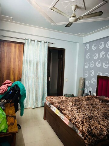 Bedroom in 2 BHK Builder Floor at Sector 45 – for Rent