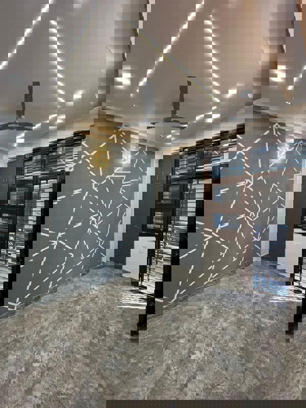 3.5 BHK + Pooja Room 900 Sq.Ft. Builder Floor in Surya Apartments Govindpuram