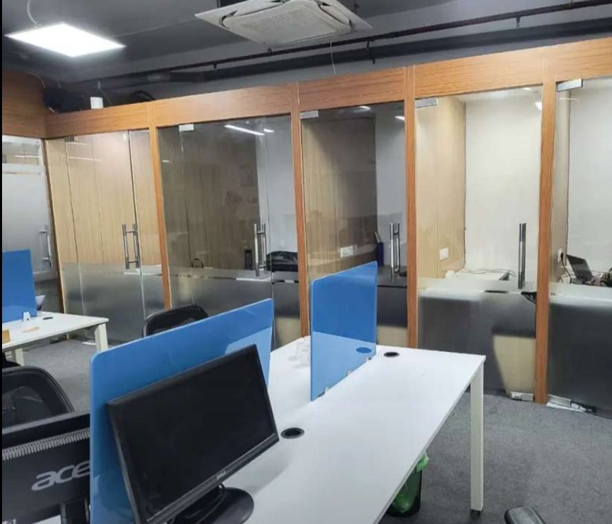 Office Space For Rent in Hazratganj