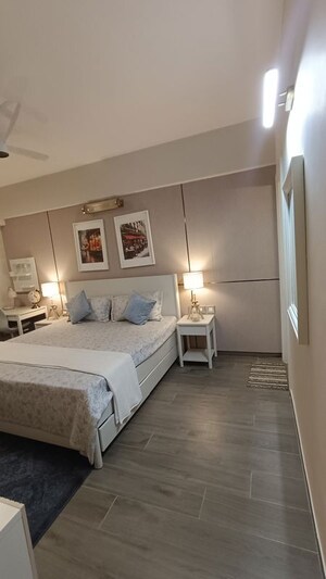 Bedroom in 1 RK Builder Floor at DLF Regency Park I, Dlf Phase iv – for Rent