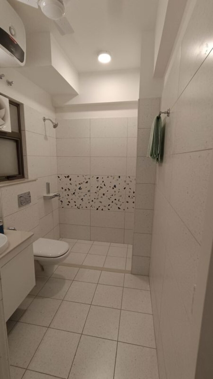 Bathroom, dlf-regency-park-i 1 RK 300 Sq.Ft. Builder Floor In Dlf Phase iv Gurgaon 9750265