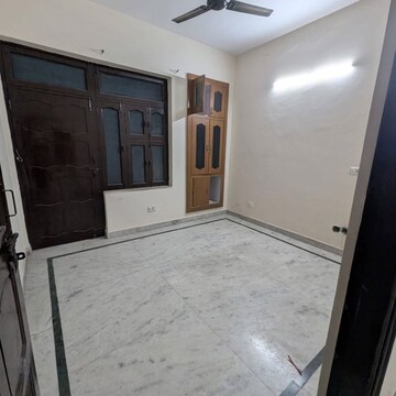 Room in 2 BHK Builder Floor at Sector 23 – for Rent