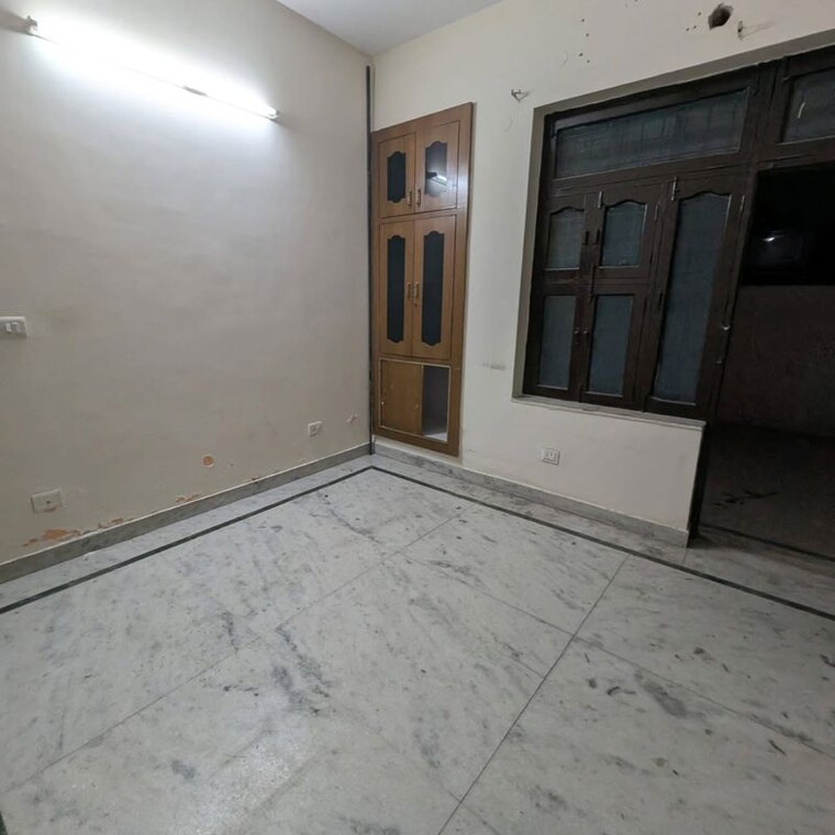 Room, sector 23 2 Bedroom 360 Sq.Ft. Builder Floor In Sector 23 Gurgaon 9750281